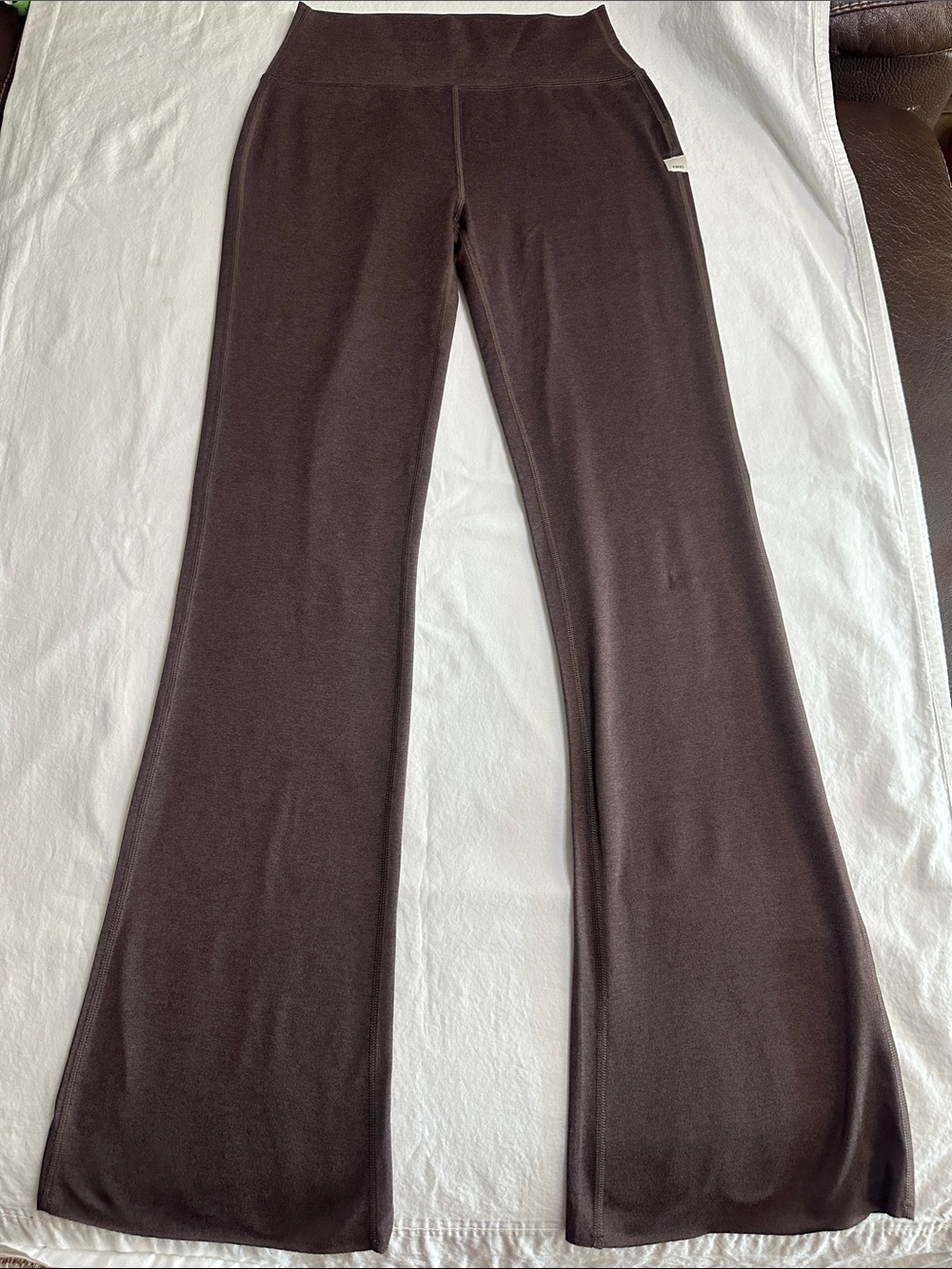 Vuori Halo Slim Flare Size M NWOT